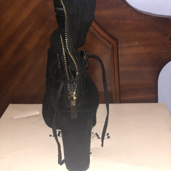 Over the knee heeled boots - Picture 2 of 3